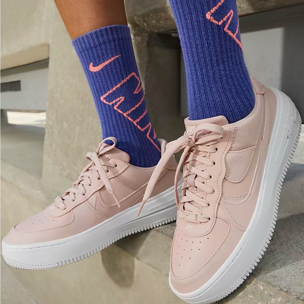 Pink 8.5 Nike Court Vision Alta